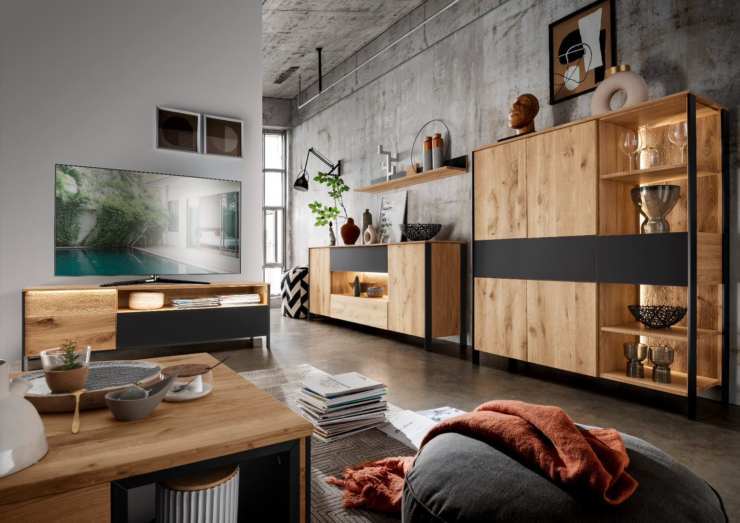 Highboard Boston Eiche/Wildeiche massiv geölt inkl. Beleuchtung B/H/T 128 x 143 x 42 cm