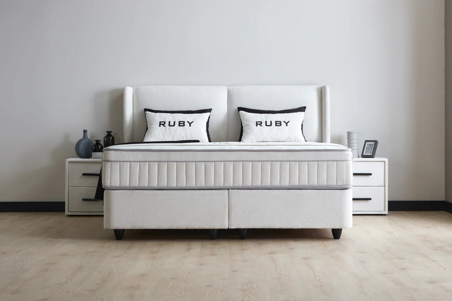 Boxspringbett Ruby Cremeweiß Voll-orthopädisches Komfortbett mit Bettkasten, Stauraum, inkl. kostenlose Lieferung und Montage