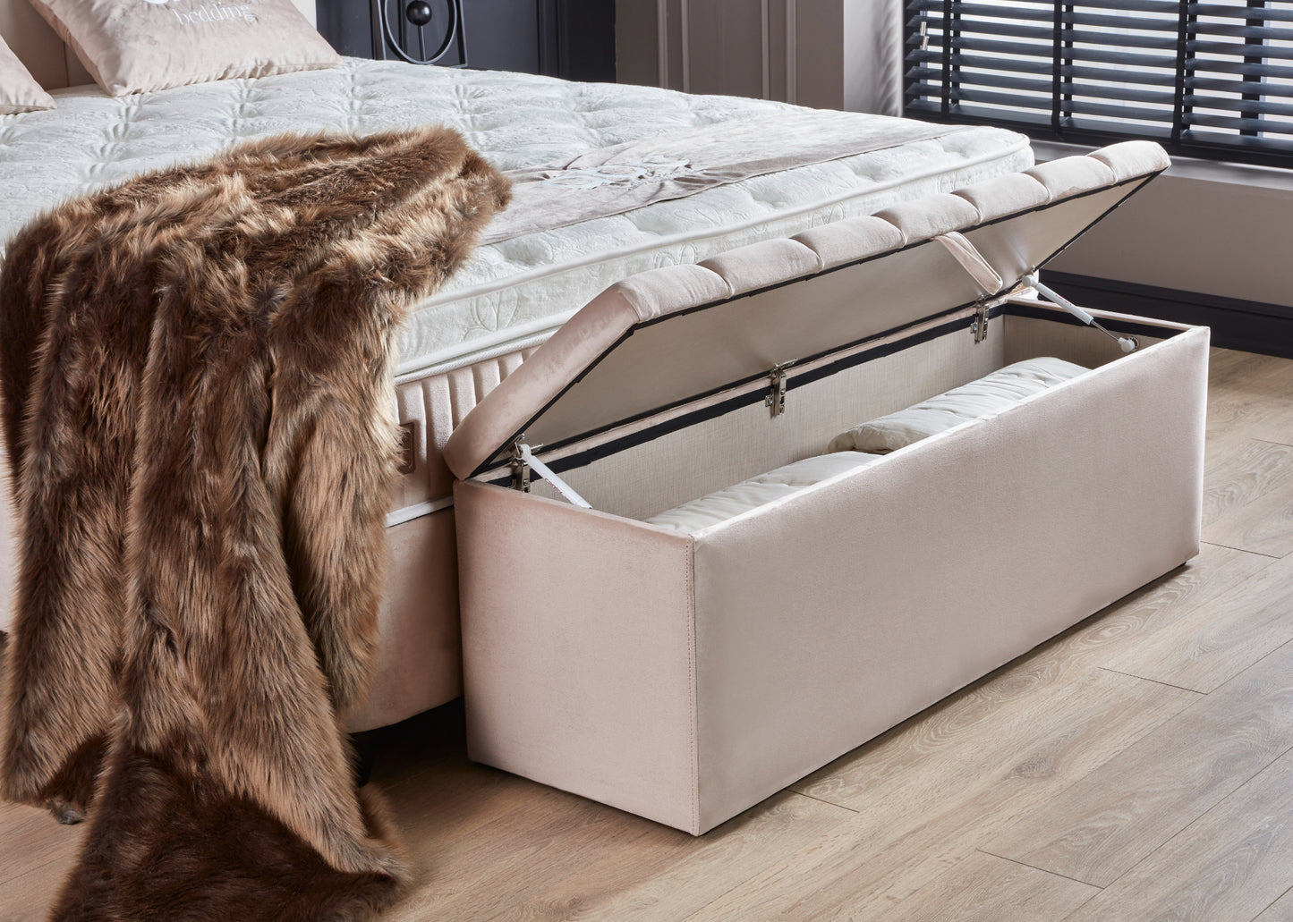 Boxspringbett Jazzlyn Beige Voll-orthopädisches Komfortbett mit Bettkasten, Stauraum, inkl. kostenlose Lieferung und Montage