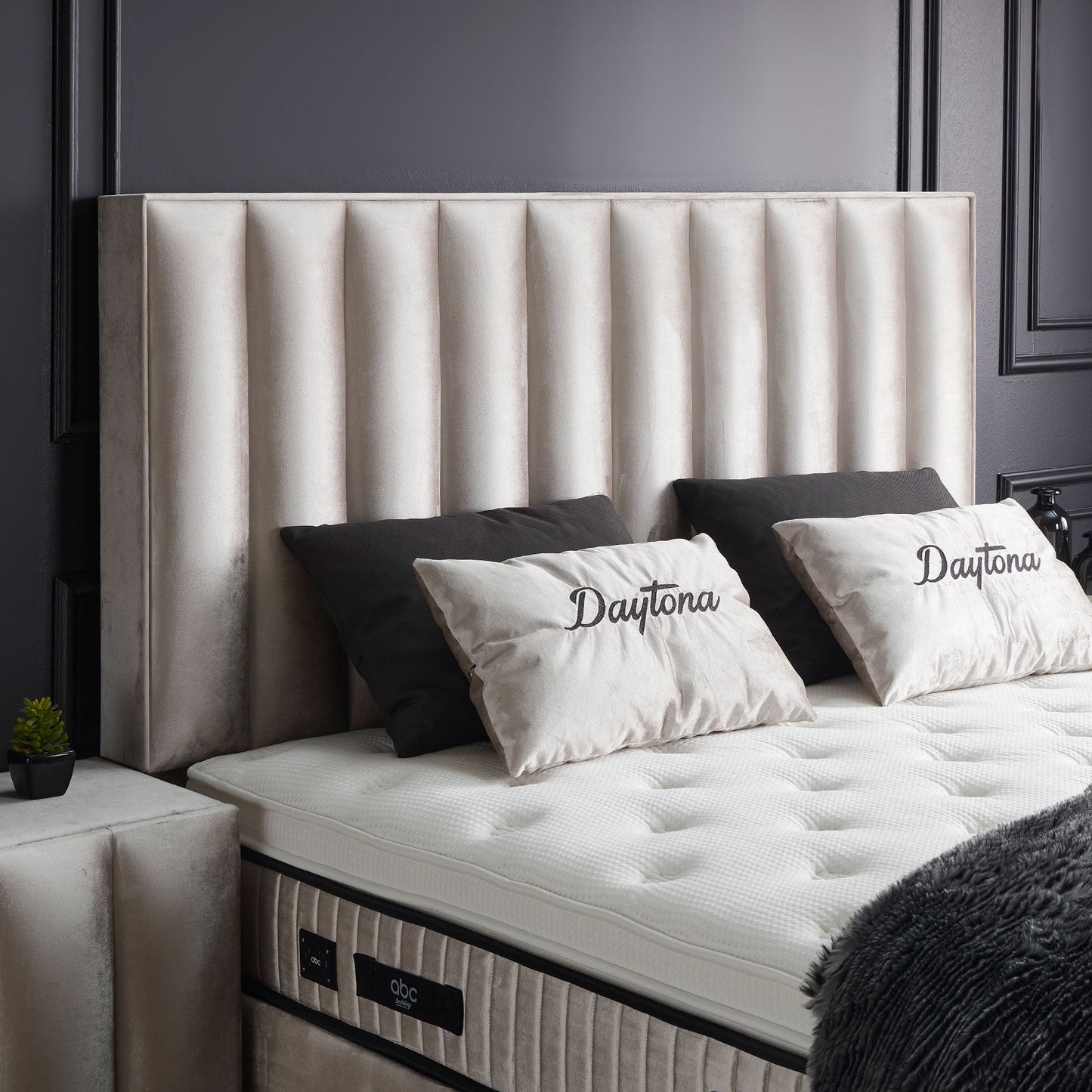 Boxspringbett Daytona Beige Voll-orthopädisches Komfortbett mit Bettkasten, Stauraum, inkl. kostenlose Lieferung und Montage