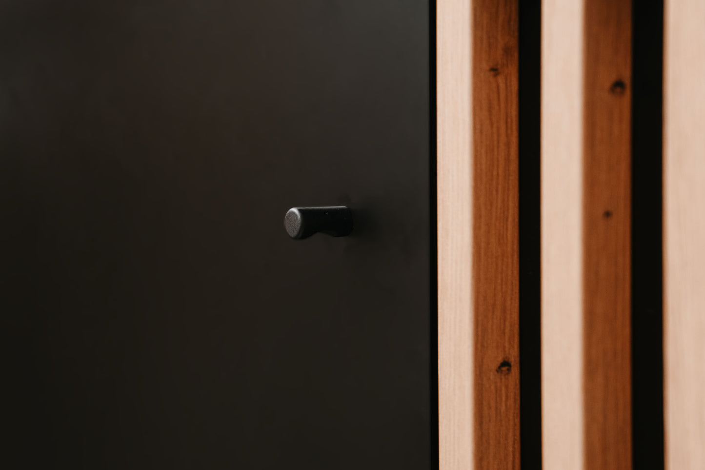 Wohnzimmer-Set Finori Monza Schwarz/Artisan-Oak mit Lamelenelemente 4-teilig