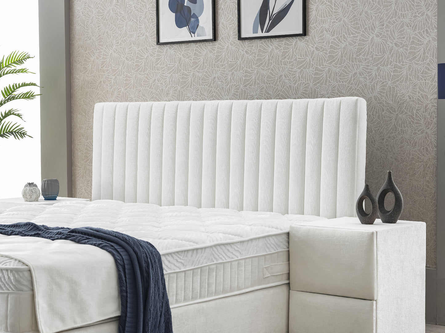 Boxspringbett Laura Cremeweiß Voll-orthopädisches Komfortbett mit Bettkasten, Stauraum, inkl. kostenlose Lieferung und Montage
