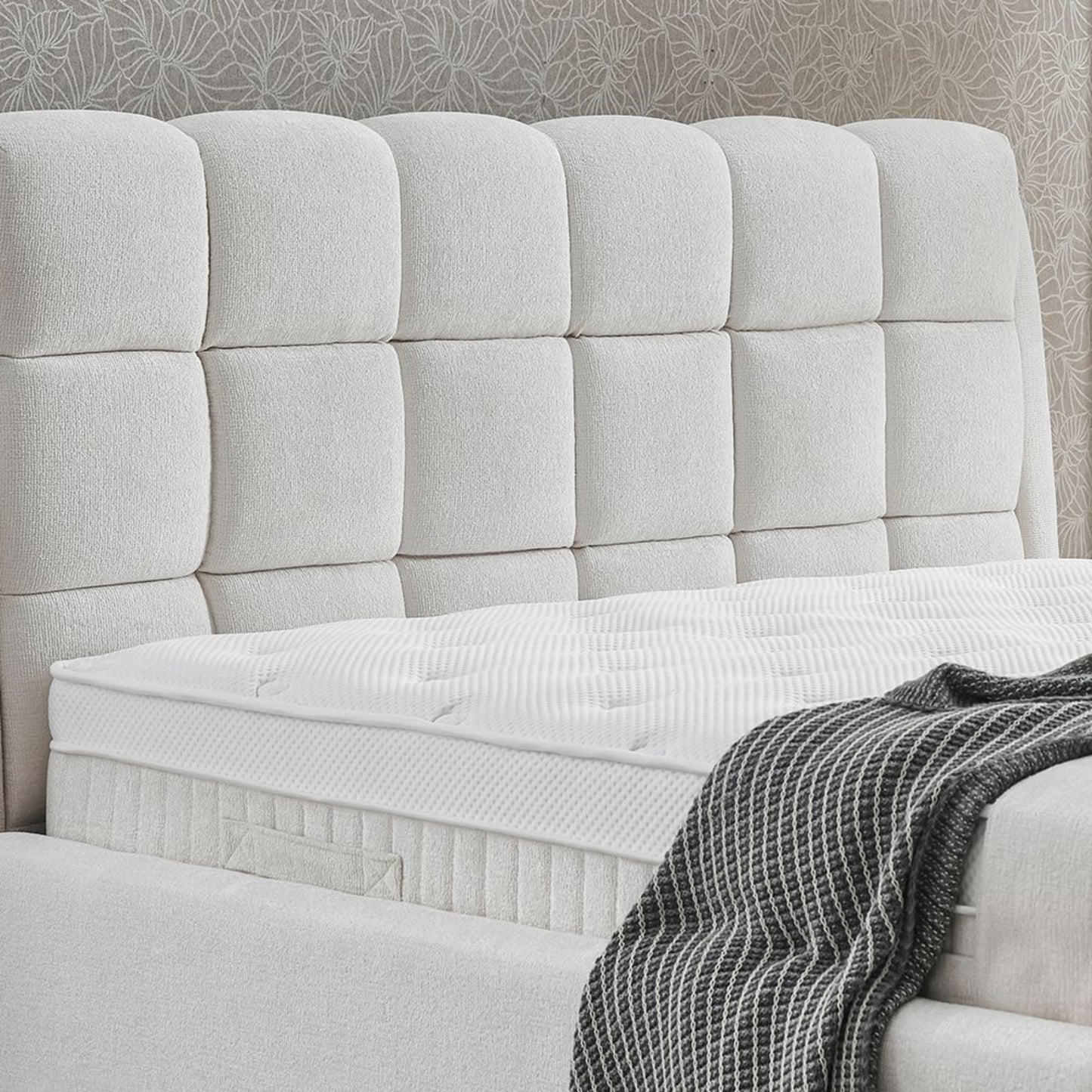 Boxspringbett Mauro Cremebeige Voll-orthopädisches Komfortbett mit Bettkasten, Stauraum, inkl. kostenlose Lieferung und Montage