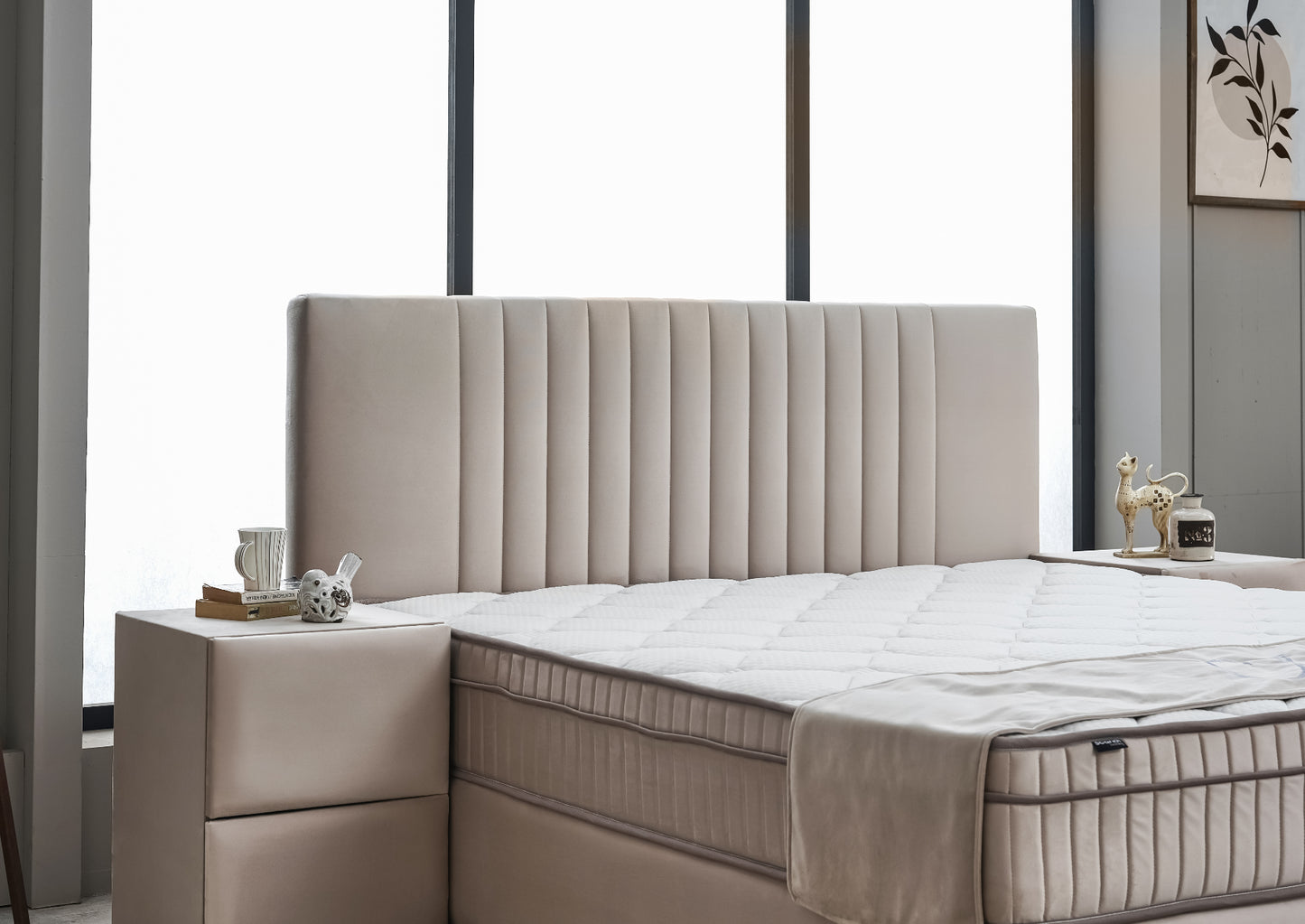 Boxspringbett Clara Beige Voll-orthopädisches Komfortbett mit Bettkasten, Stauraum, inkl. kostenlose Lieferung und Montage