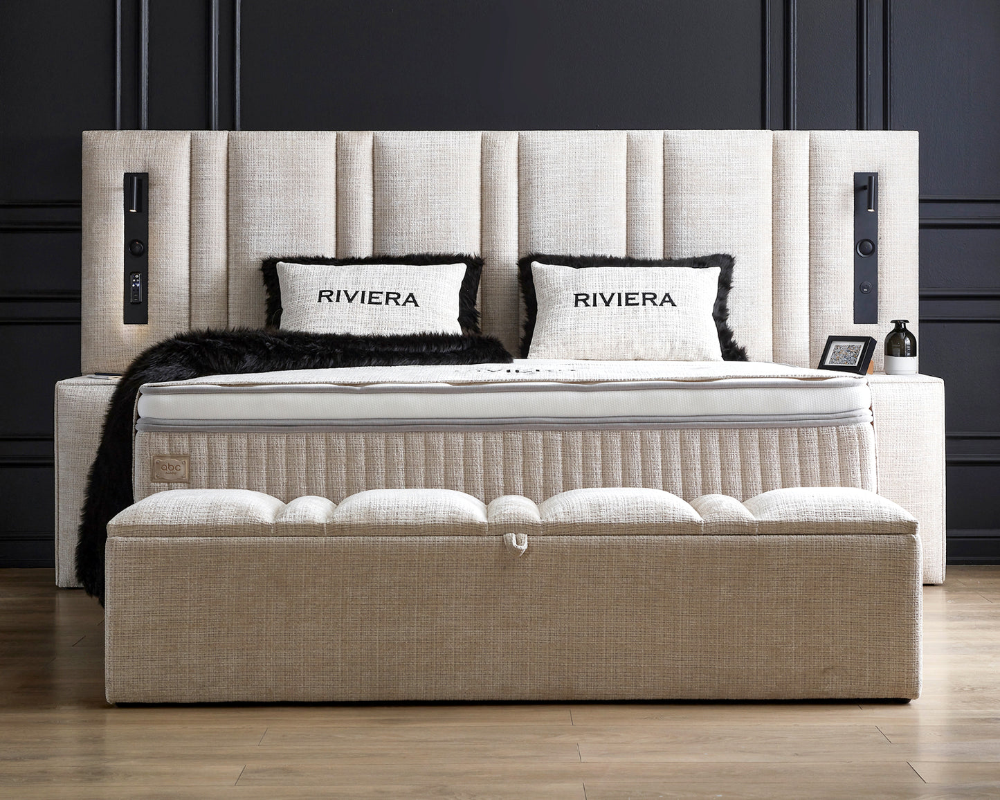 Boxspringbett Riviera Sandbeige Voll-orthopädisches Komfortbett mit Bettkasten, Stauraum, inkl. kostenlose Lieferung und Montage, inkl. Beleuchtung und integrierten USB-Steckdose im Kopfteil
