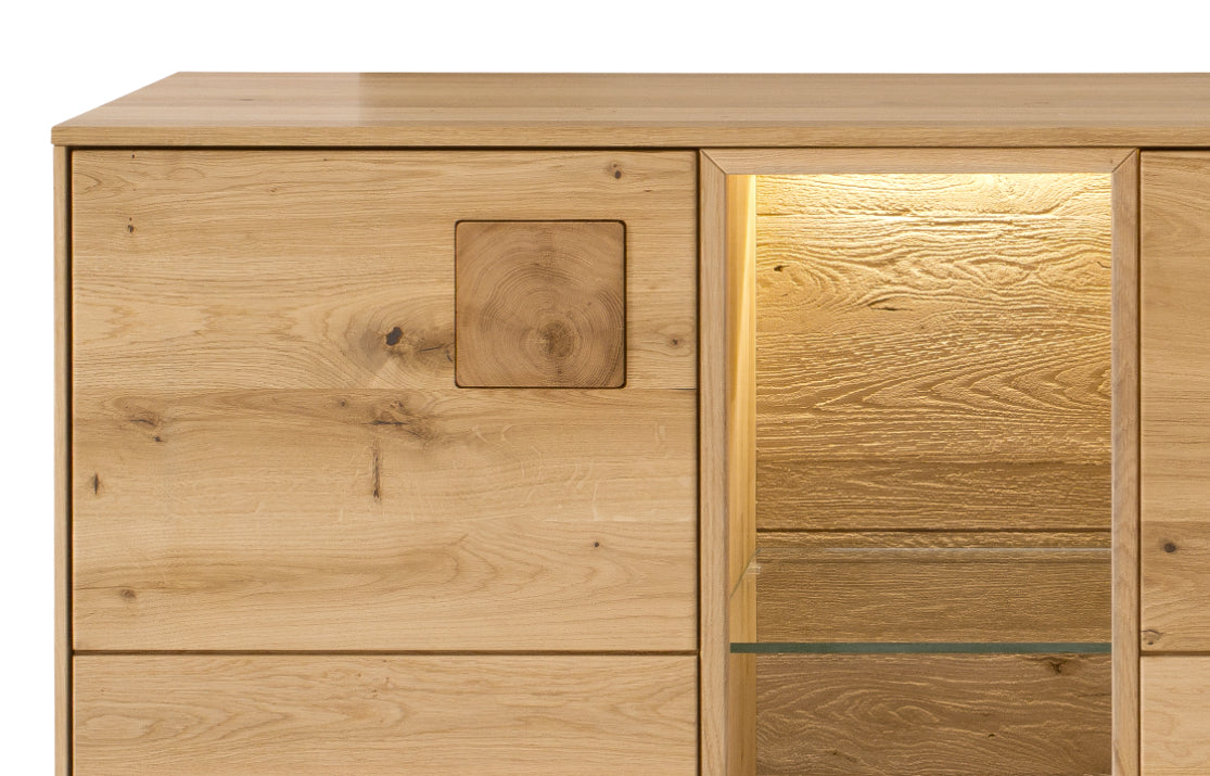 TPT Davos Sideboard 3-türig Wildeiche massiv natur/blanco geölt, inkl. Beleuchtung B/H/T 170 x 80 x 44 cm
