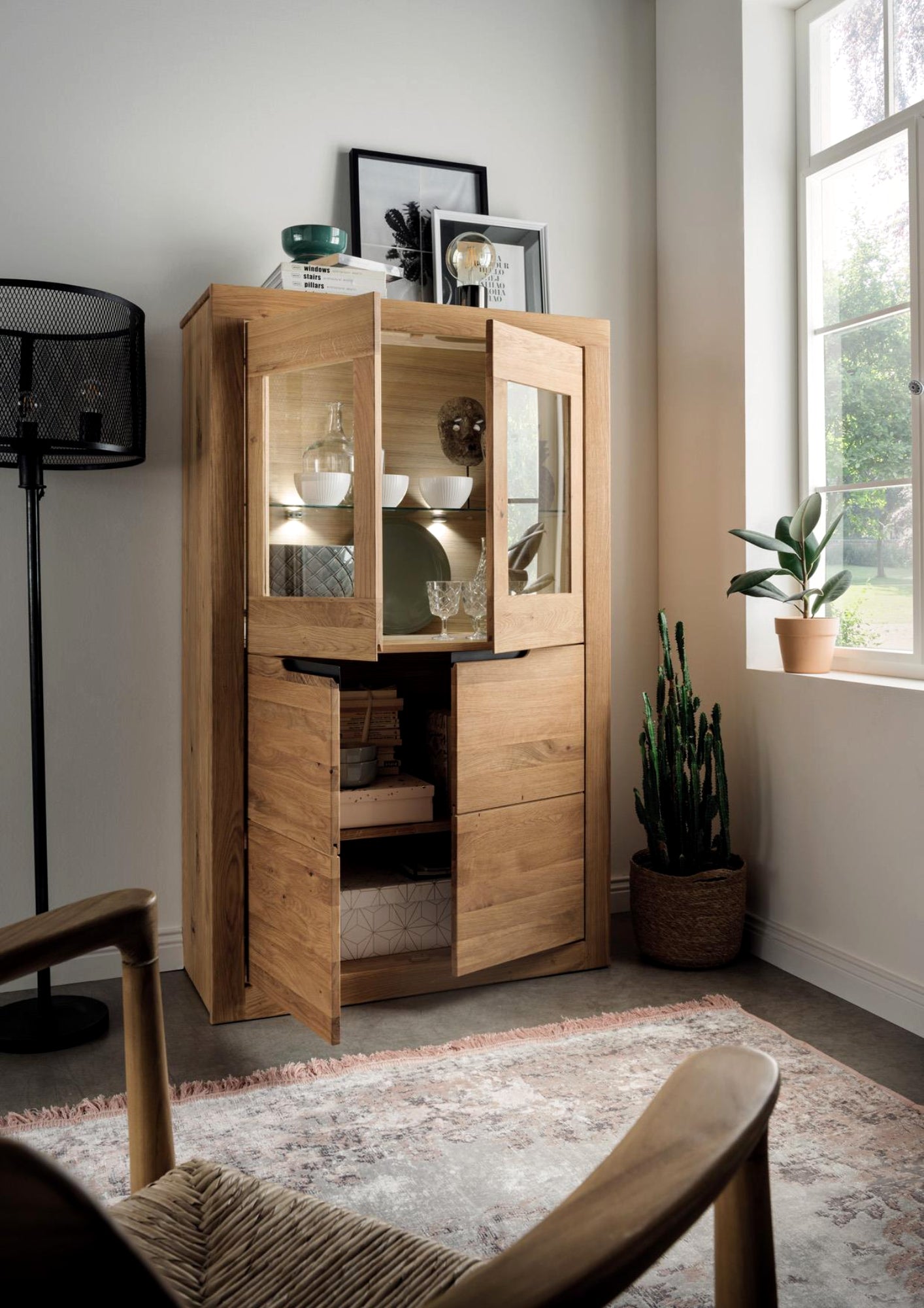 Infantil Basel Vitrine Wildeiche massiv 4-türig (2 Glastüren) Breite 95 cm x H 155 cm