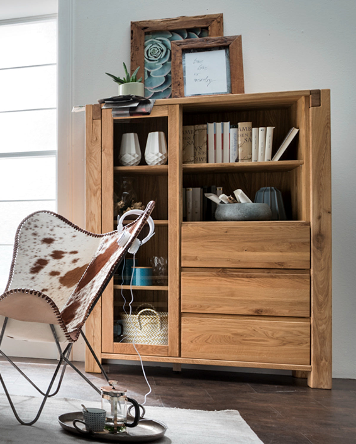 TPT Highboard Woodstock mit Glastür und 3 Schubladen Eiche massiv geölt, ca. B/H/T 120 x 155 x 45 cm