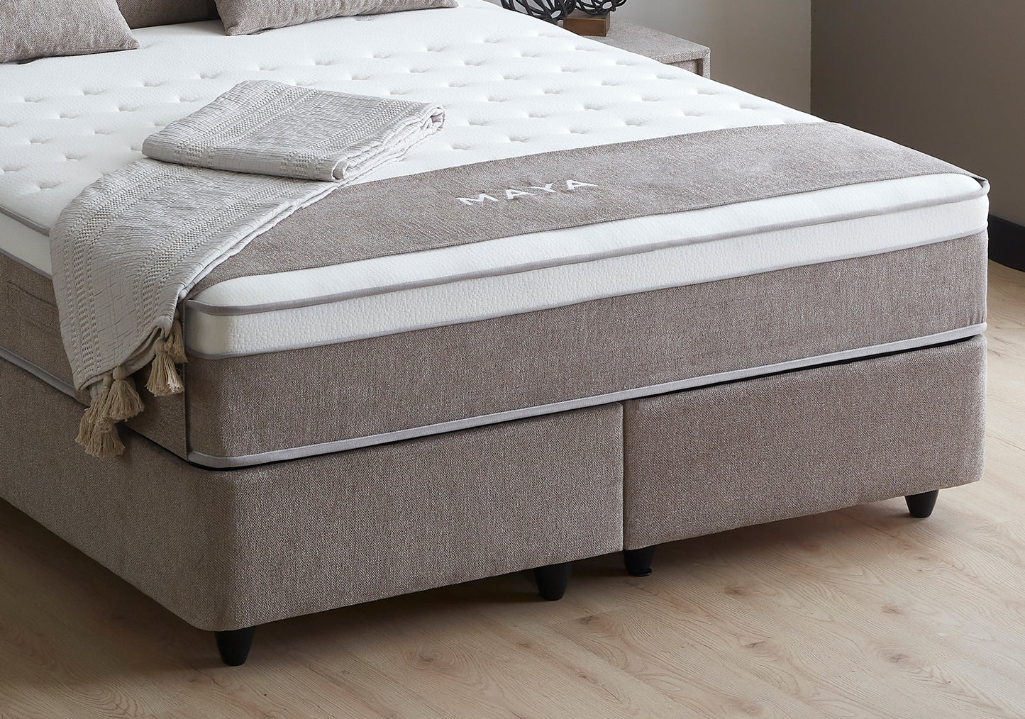 Boxspringbett Maya Beige mit Bettkasten Breite 90-180 x 200 cm