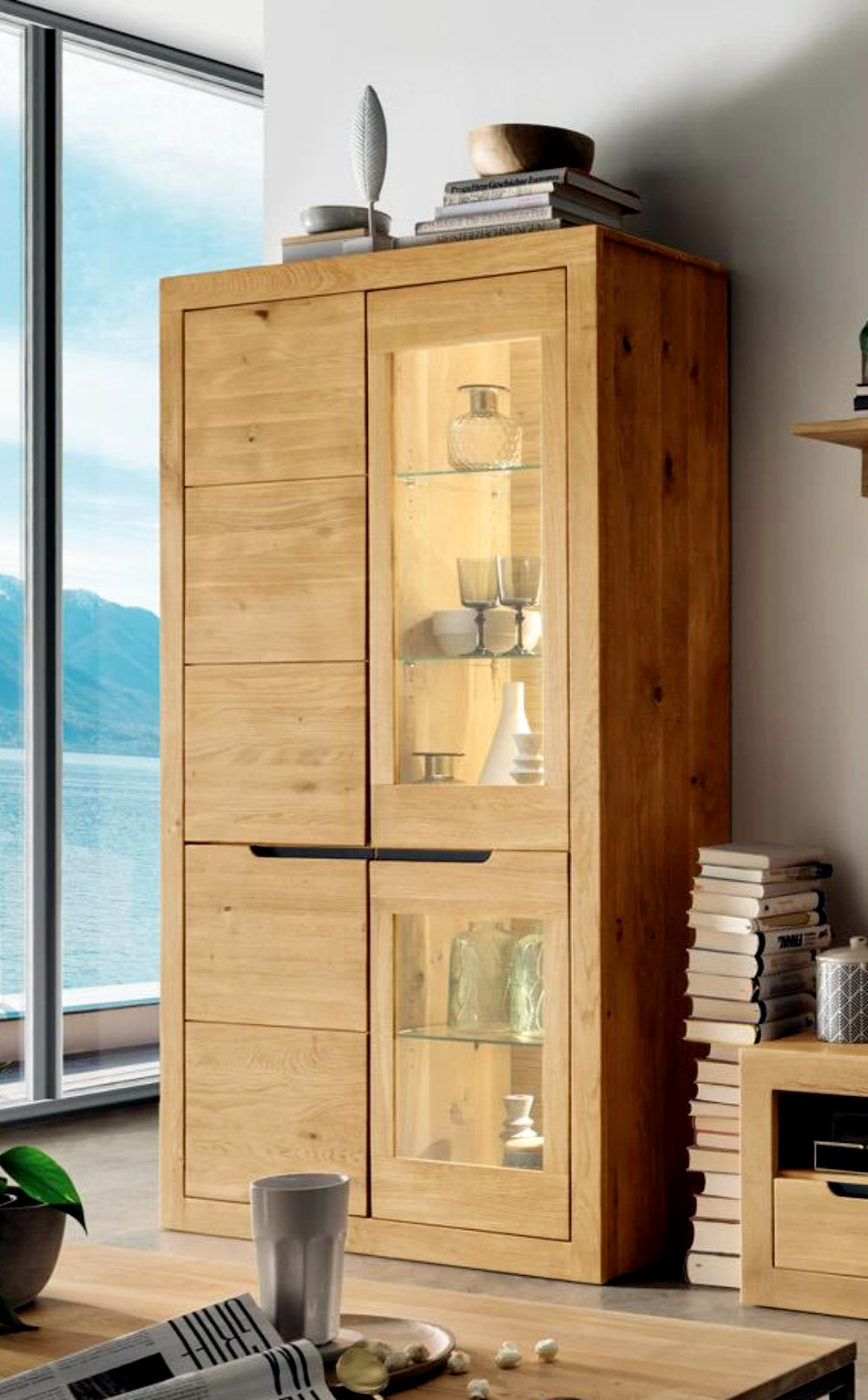 Infantil Basel Vitrinenschrank Wildeiche massiv 4-türig (2 Glastüren) Breite 110 cm x H 191 cm